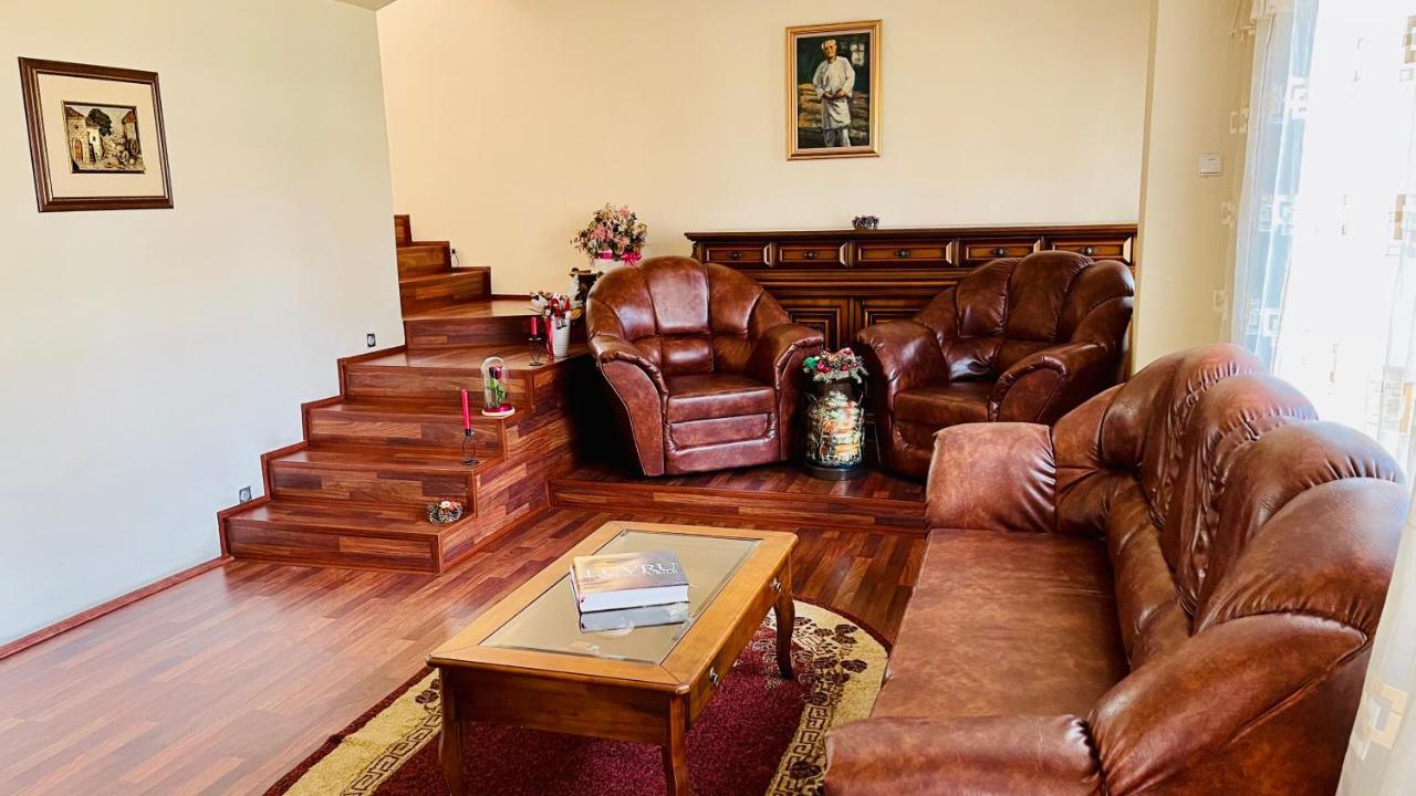 Leto House Apartment Targu Jiu Exterior photo
